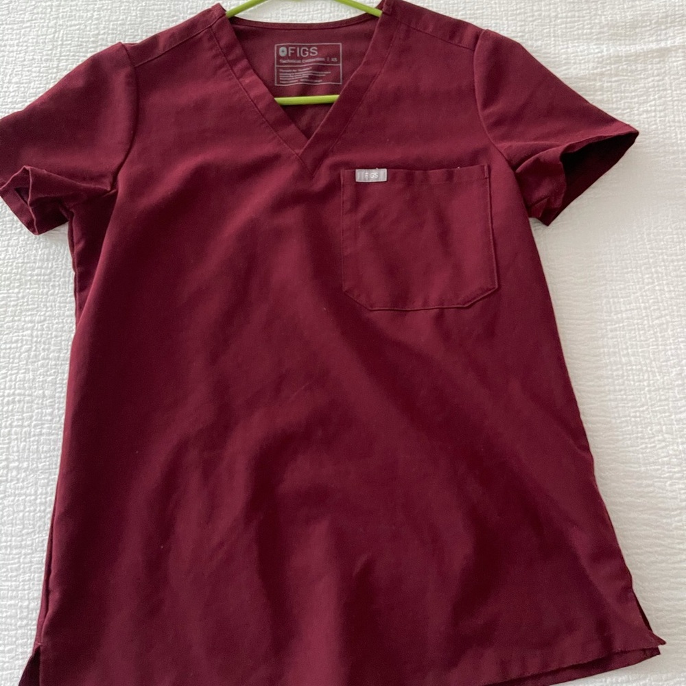 Burgundy figs top Xs
